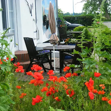 Privatunterkunft Mit Boddenblick Middelhagen