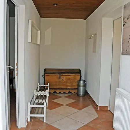 Mit Boddenblick * Middelhagen